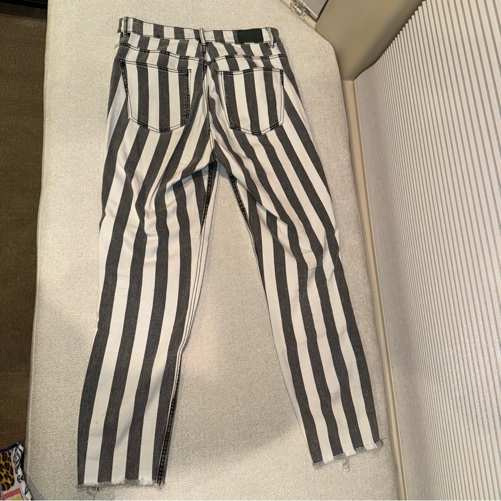 Zara Trafaluc White/Grey Striped High-Rise Skinny Jeans - Picture 6 of 9